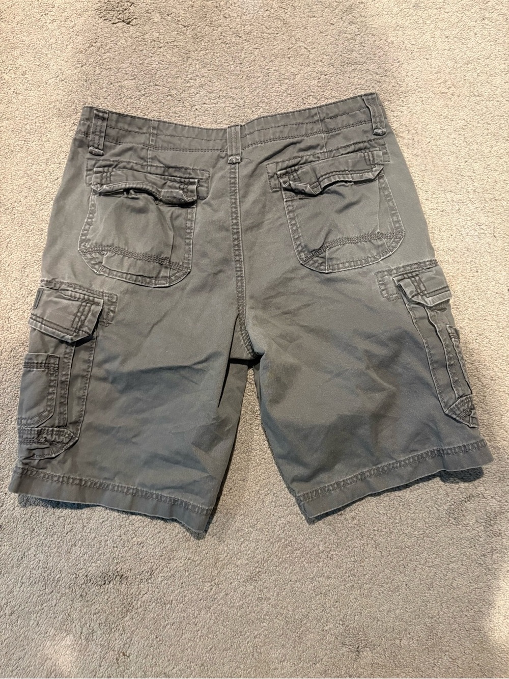 UNIONBAY Men's Gray Cargo Shorts with Flap Pockets